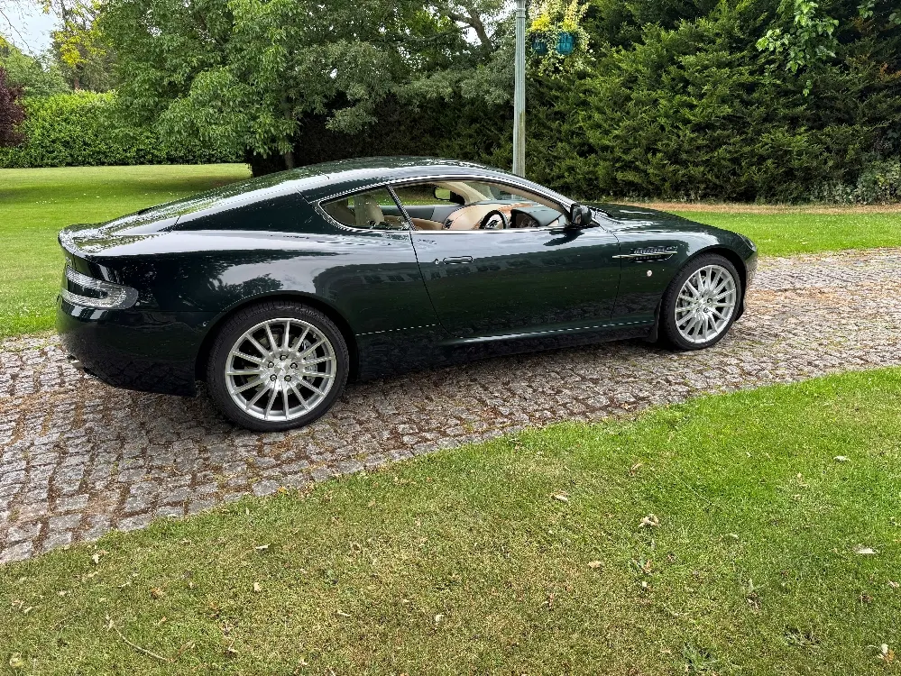 Aston martin db9 gmlxlvh7grhwjug9xg2wd