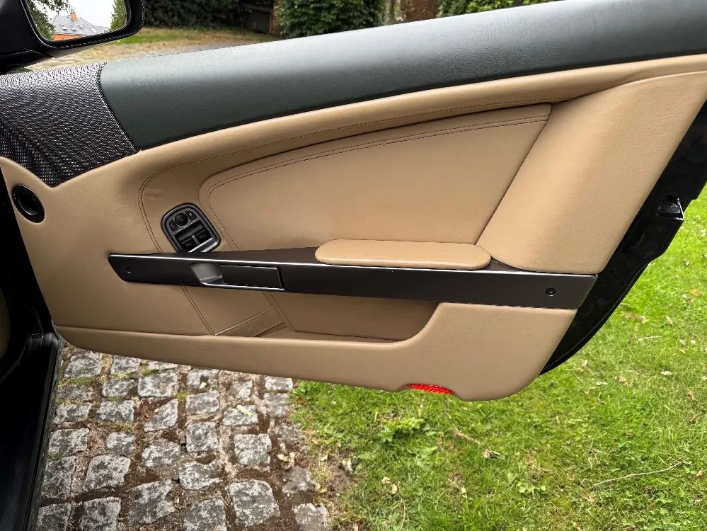 Aston martin db9 ozplndxvwqudf6pfhthop