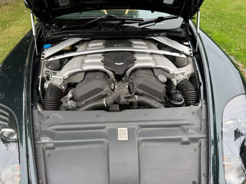 Aston martin db9 urxg3yxvkgwfwbh46m2kz