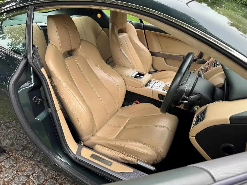 Aston martin db9 vex03yjugldmicz8jkylk