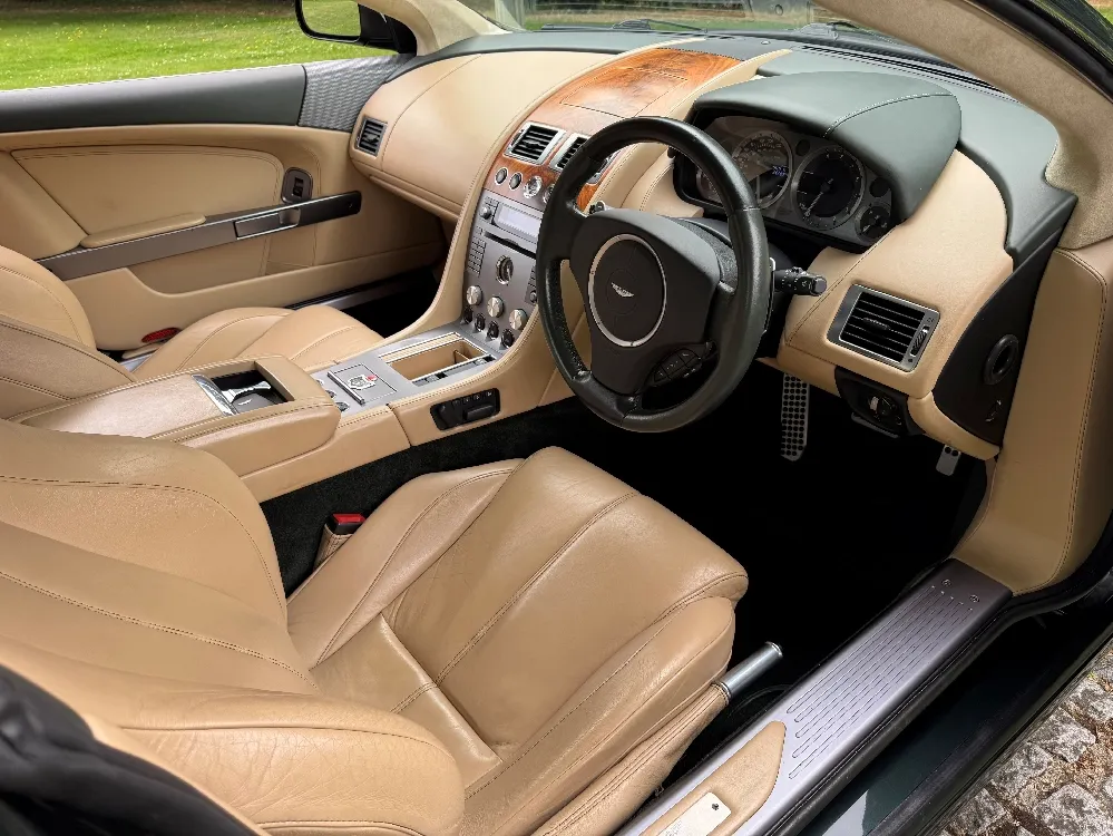 Aston martin db9 yi8ly5ard15vv 3e6ztld