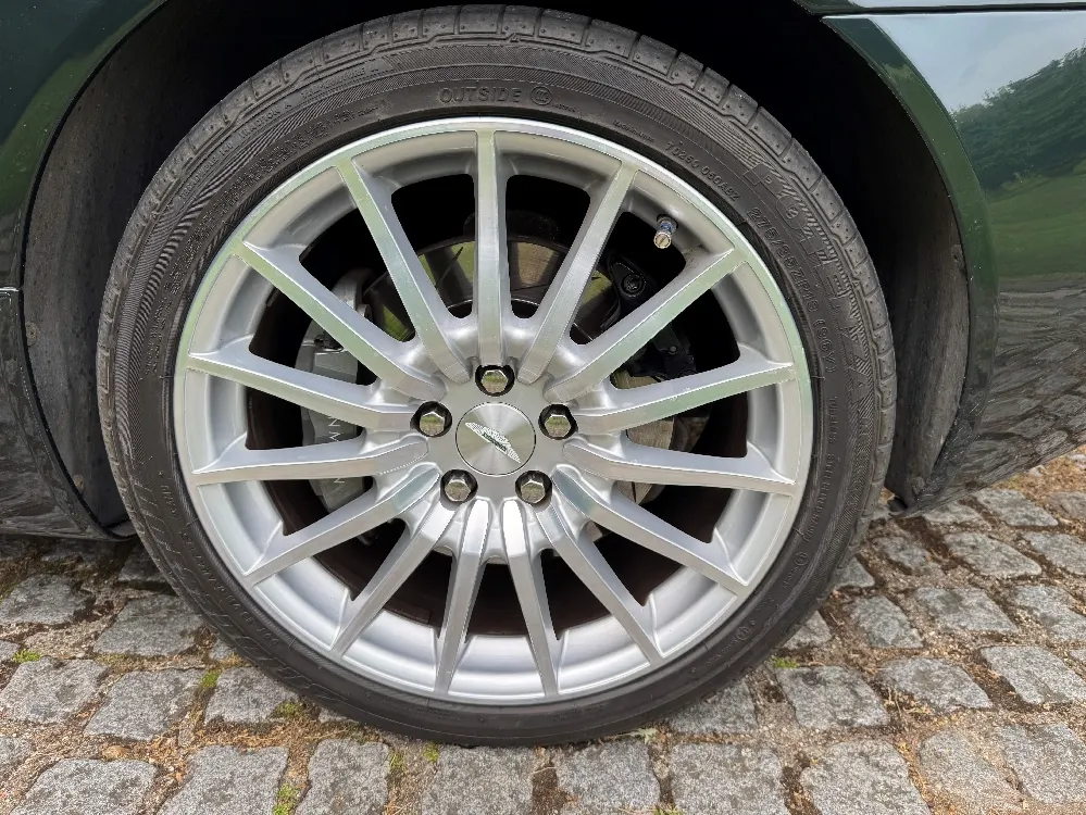 Aston martin db9 zlcyavemwnubdquss8buf