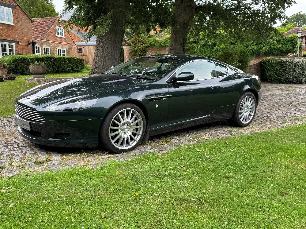 Aston martin db9 igp dzyra1vhctvfyz9uj