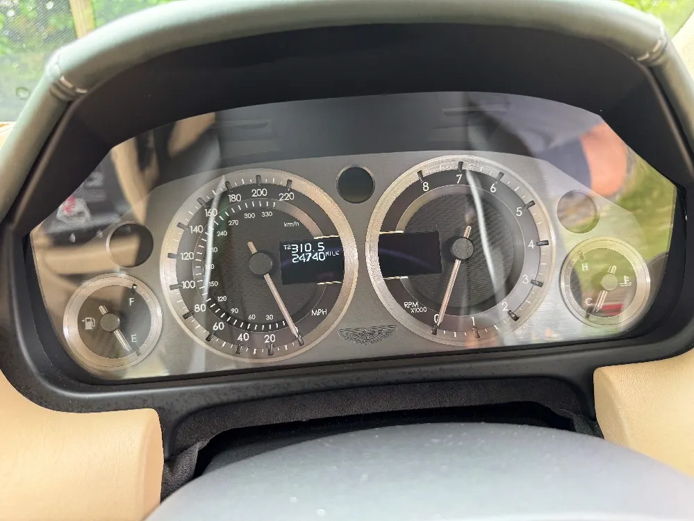 Aston martin db9 igpe1ja2ohcj5uazqyrt7