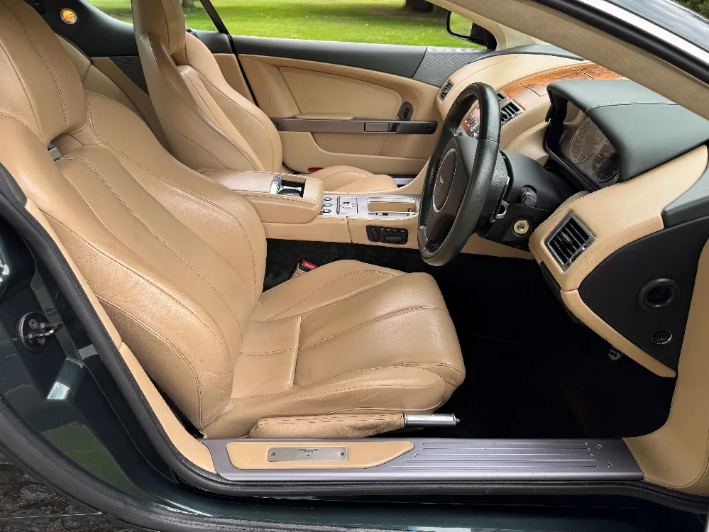 Aston martin db9 m03uakewya26ldaljditu