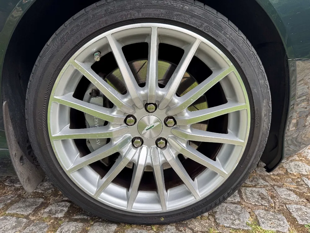 Aston martin db9 vmggzy9ktep726cbuzk3 