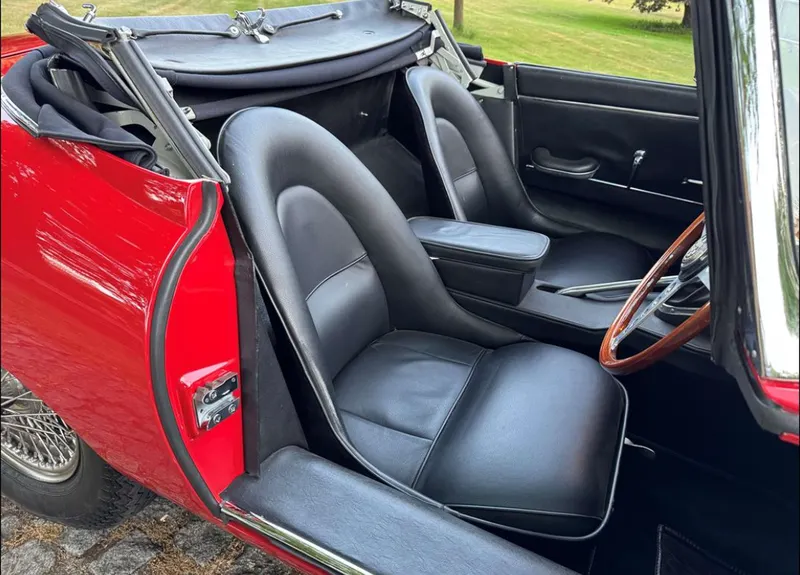 Jaguar e type bjeac8kxaxzq  r1bwihh