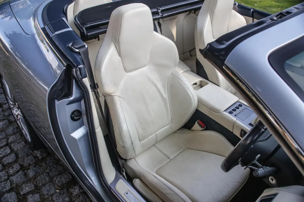 Aston martin db9 jayxwgp5ga1qvo7cghzkf