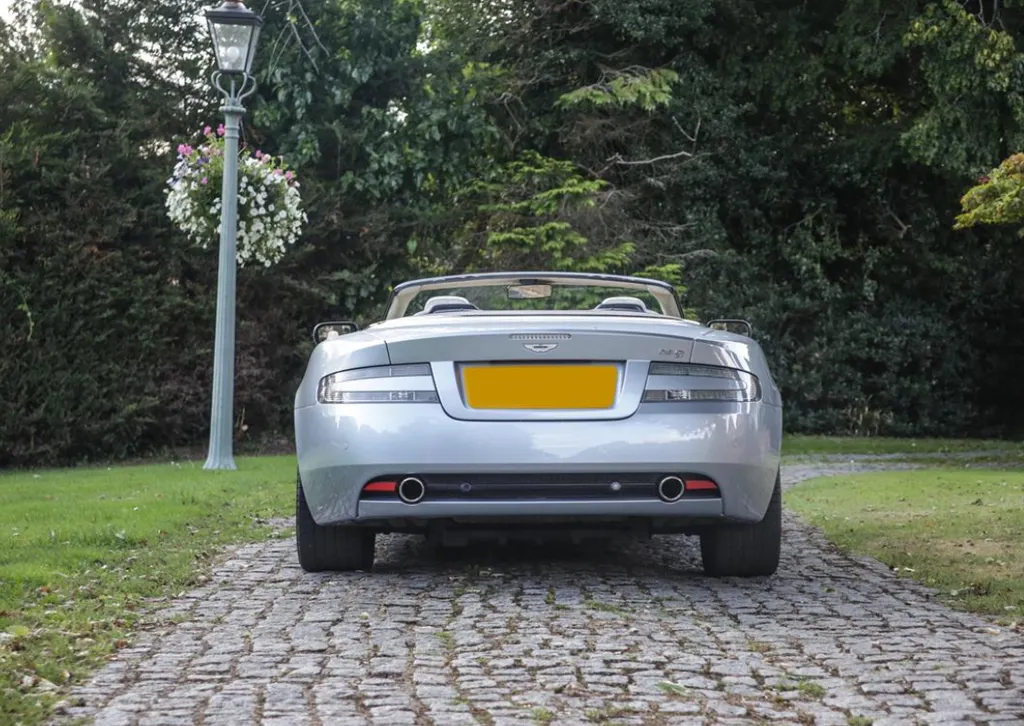 Aston martin db9 gywruvlfuxtmeythz3sad
