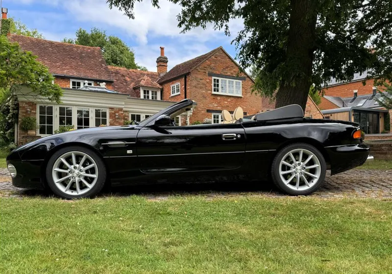 Aston martin db7 i2abe0ycx7fk1qouysys 