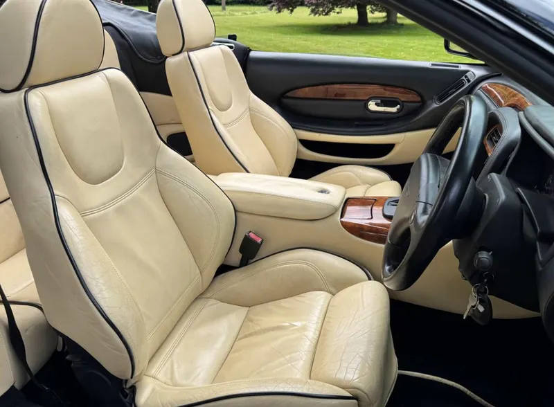 Aston martin db7 m7xueyag9q4ao7h9 l dw