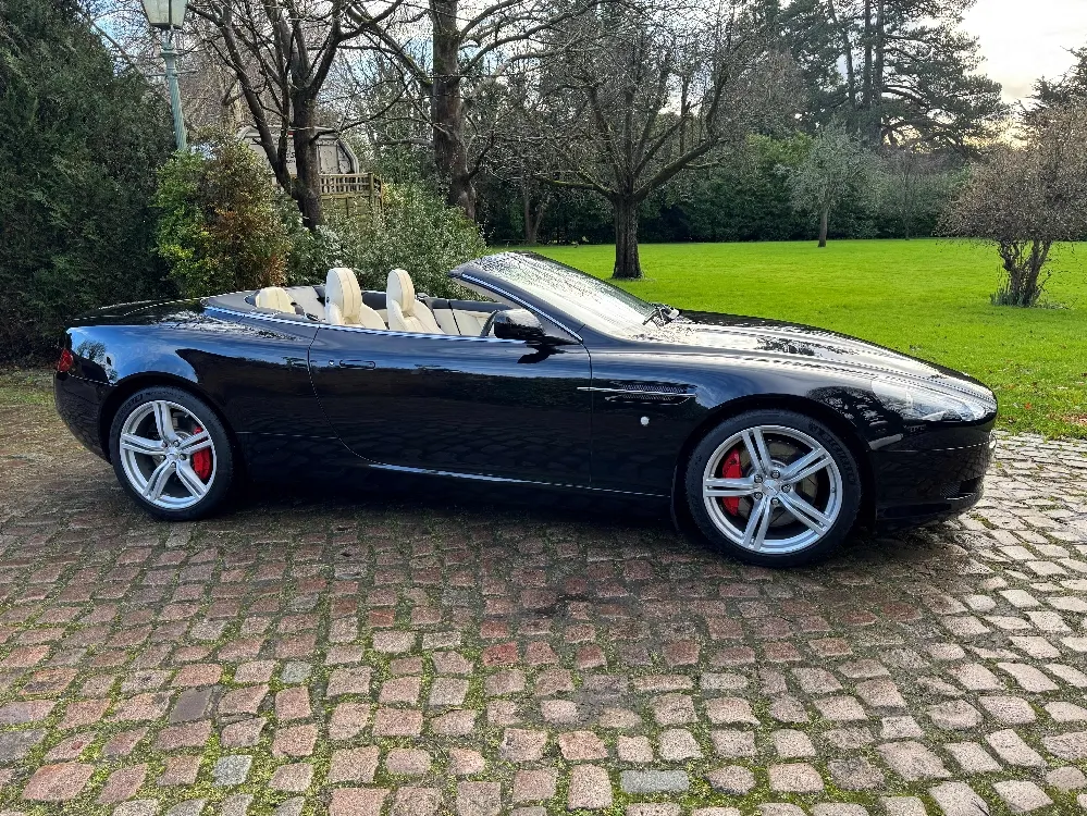Aston martin db9 l5qiyewjqfvggm8snsenn