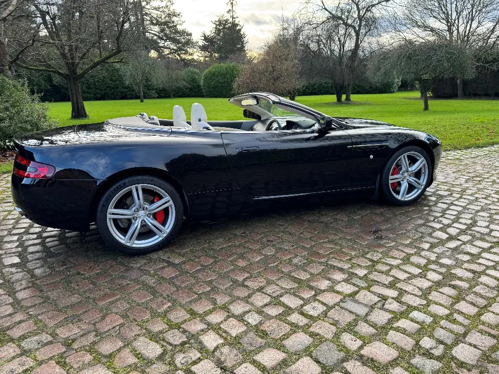 Aston martin db9 ijr4lf98ebjygqyfuyqsy