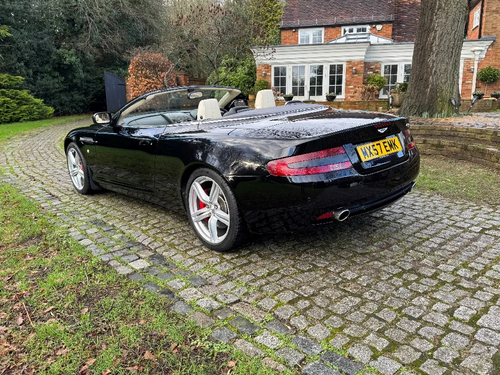 Aston martin db9 nfawyv71jfgv6f0l0ss3h
