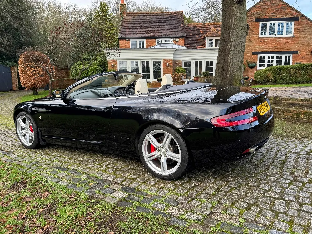Aston martin db9 p qyy0ecoiolewdlafsfo