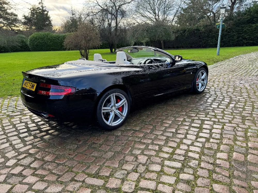 Aston martin db9 zmki 9aemoydgur7nnj6p