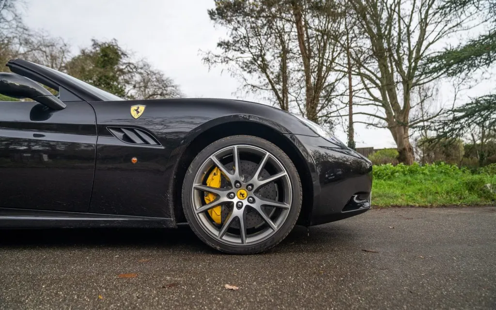 Ferrari california 5fjj7ouo3flg40c5u2ngm