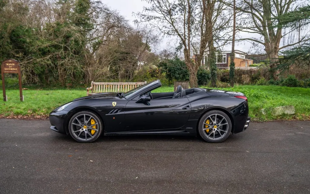 Ferrari california ucqsikzmyoz5sjn1qmxgr