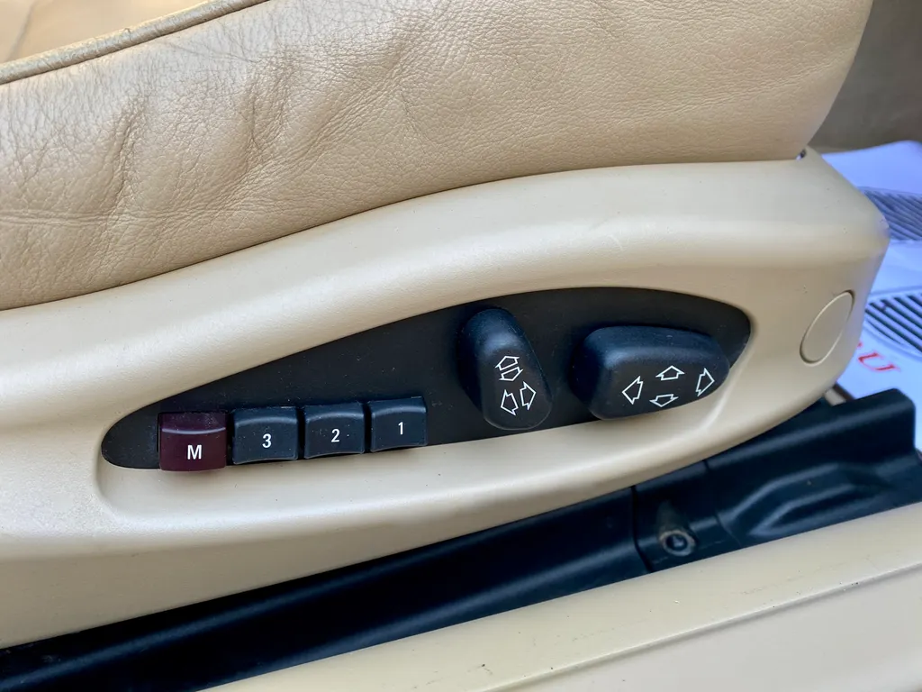 Bmw 3 series fll0knqo4ic gz3einou 