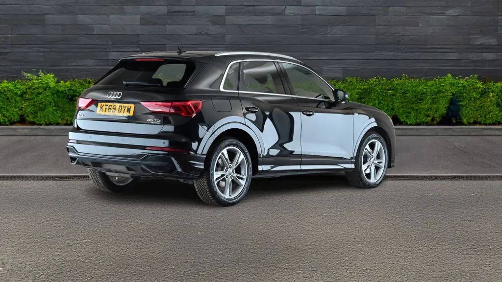Audi Q3 Image 3