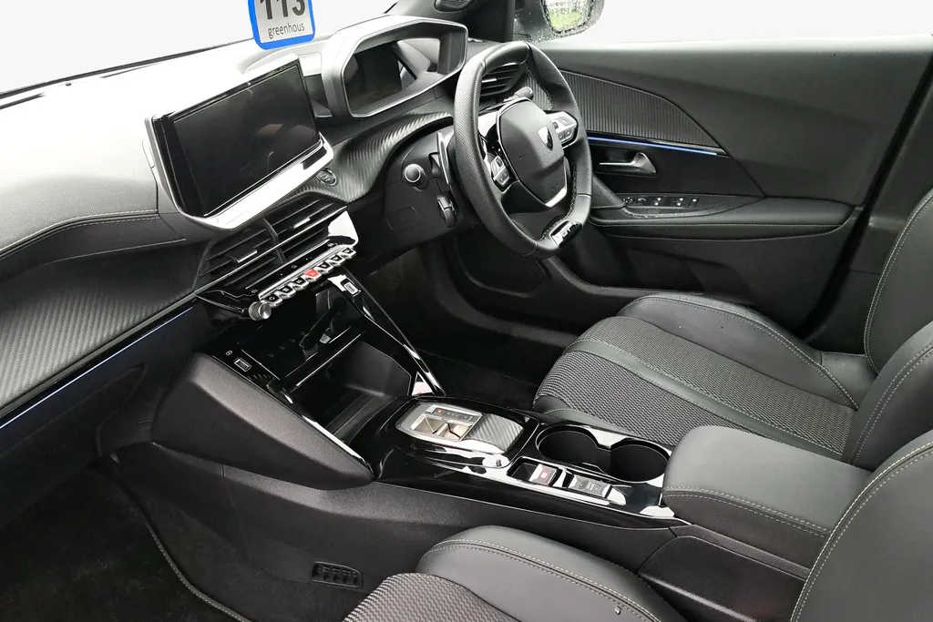 Peugeot 2008 Image 2
