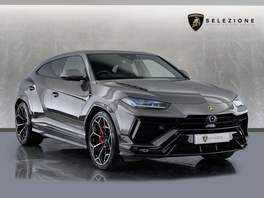 2023 Lamborghini Urus Performan...