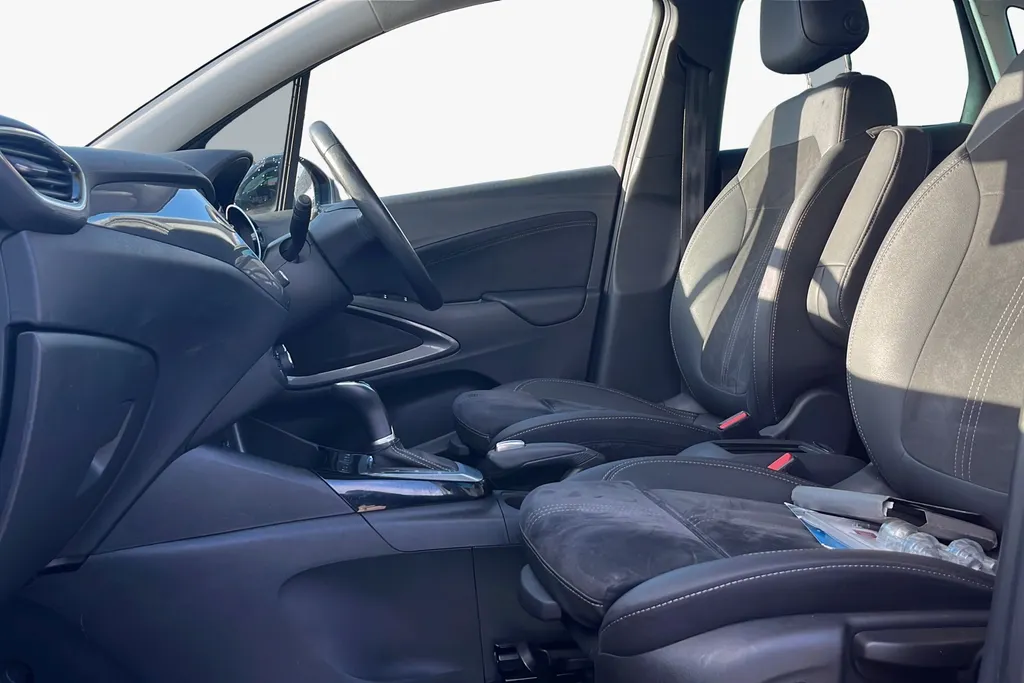 Vauxhall Crossland Image 2