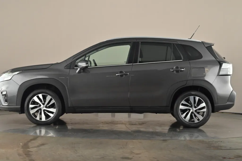 Suzuki S-Cross Image 2