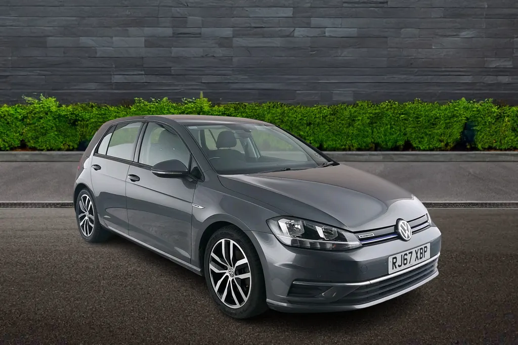 Volkswagen Golf Image 1