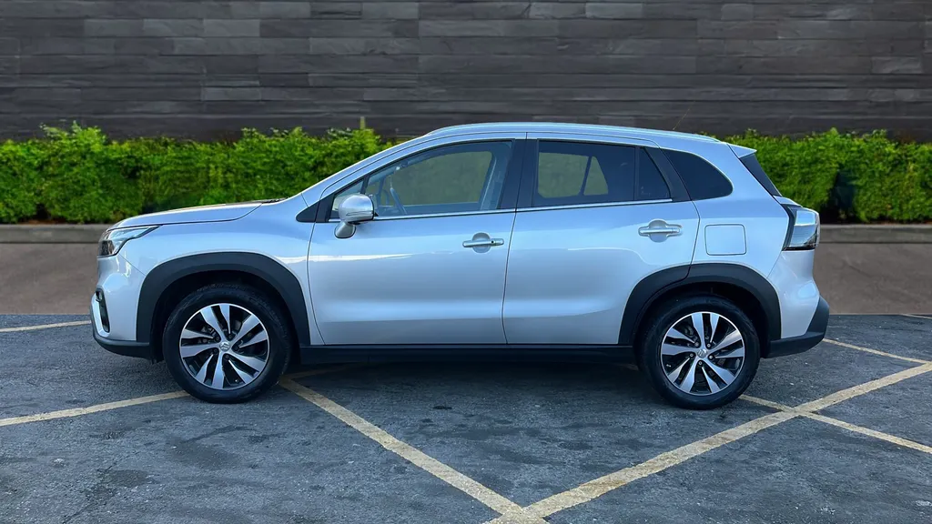 Suzuki S-Cross Image 4