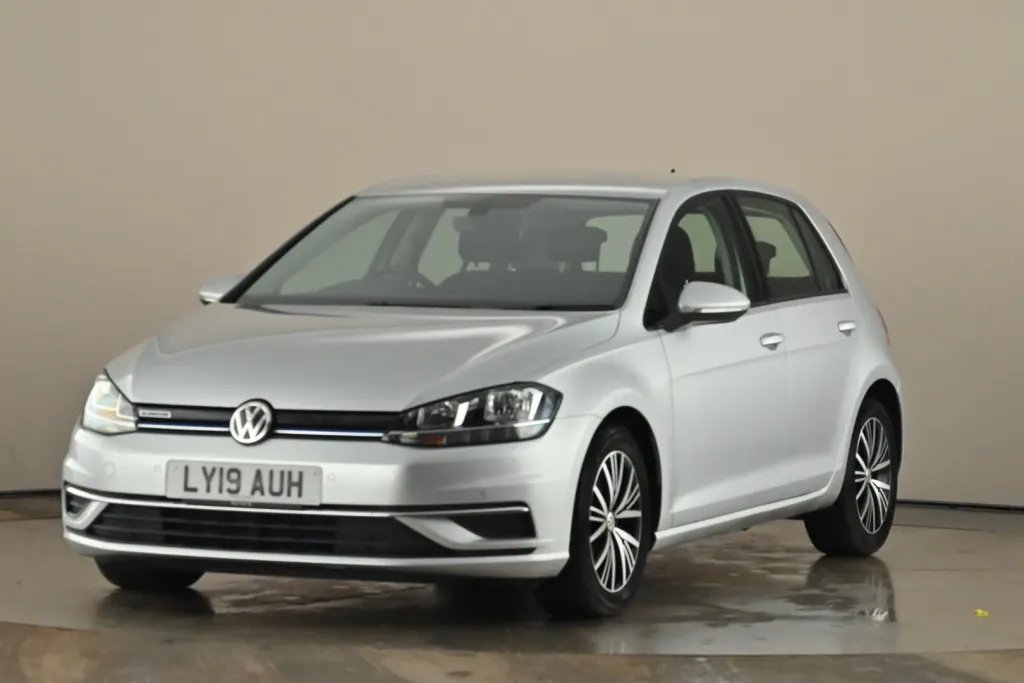 Volkswagen Golf Image 1