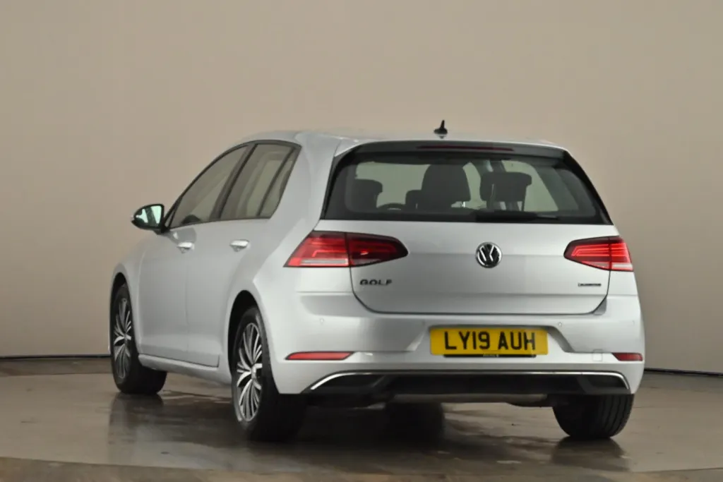 Volkswagen Golf Image 3