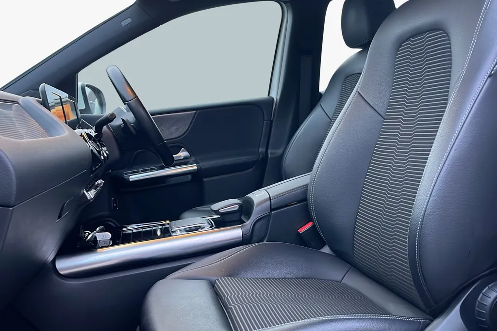 Mercedes-Benz B Class Image 2