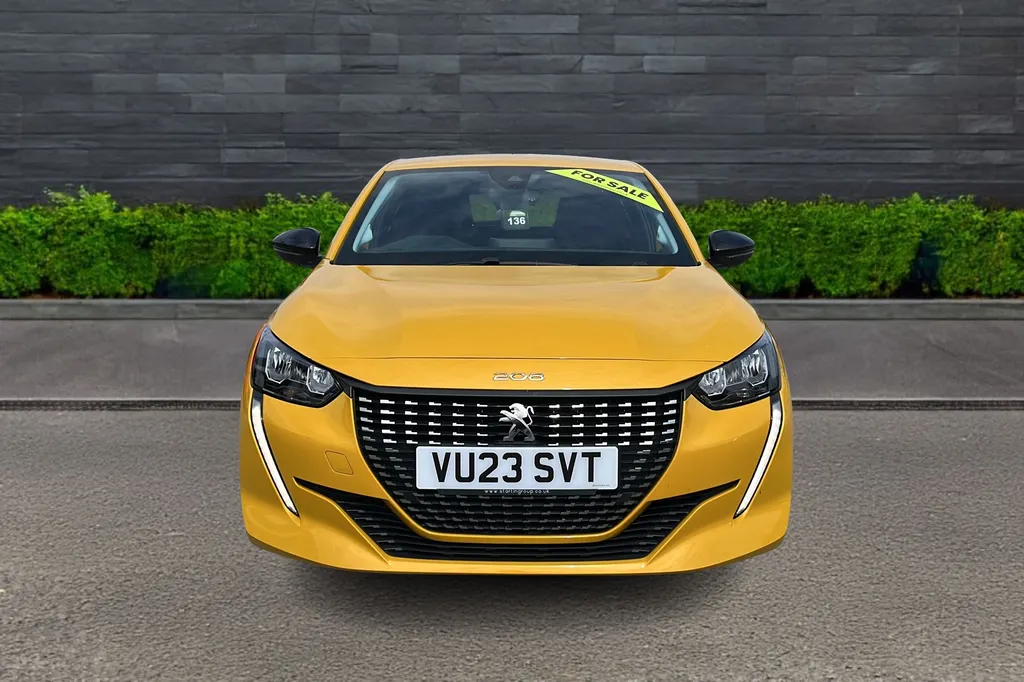 Peugeot 208 Image 2