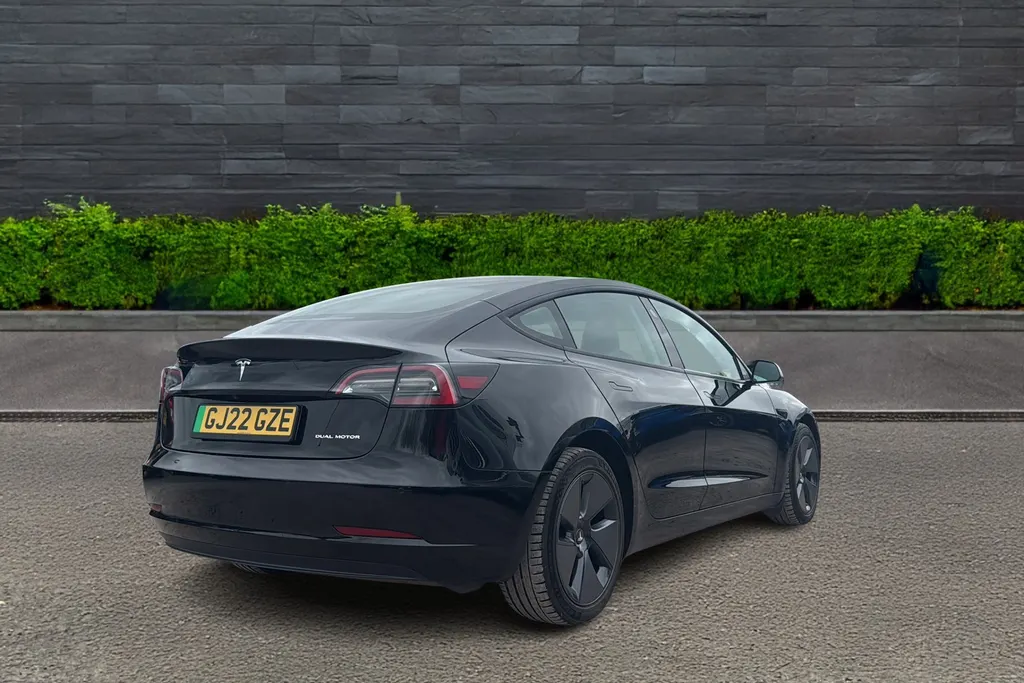 Tesla Model 3 Image 3