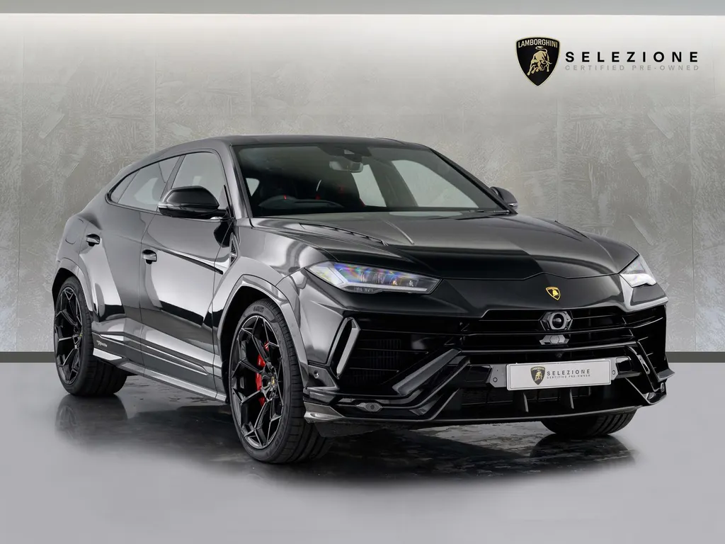 2025 Lamborghini Urus Performan...