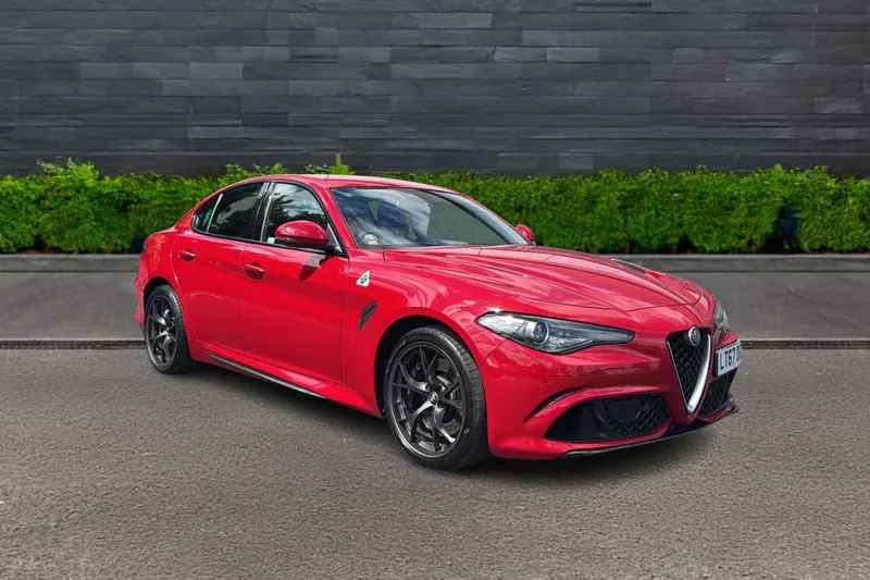 Alfa Romeo Giulia Image 1