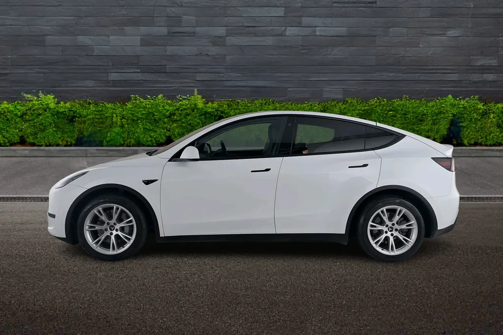 Tesla Model S Image 4