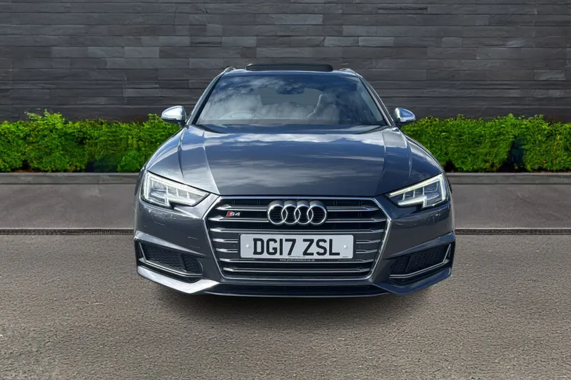 Audi A4 Image 2