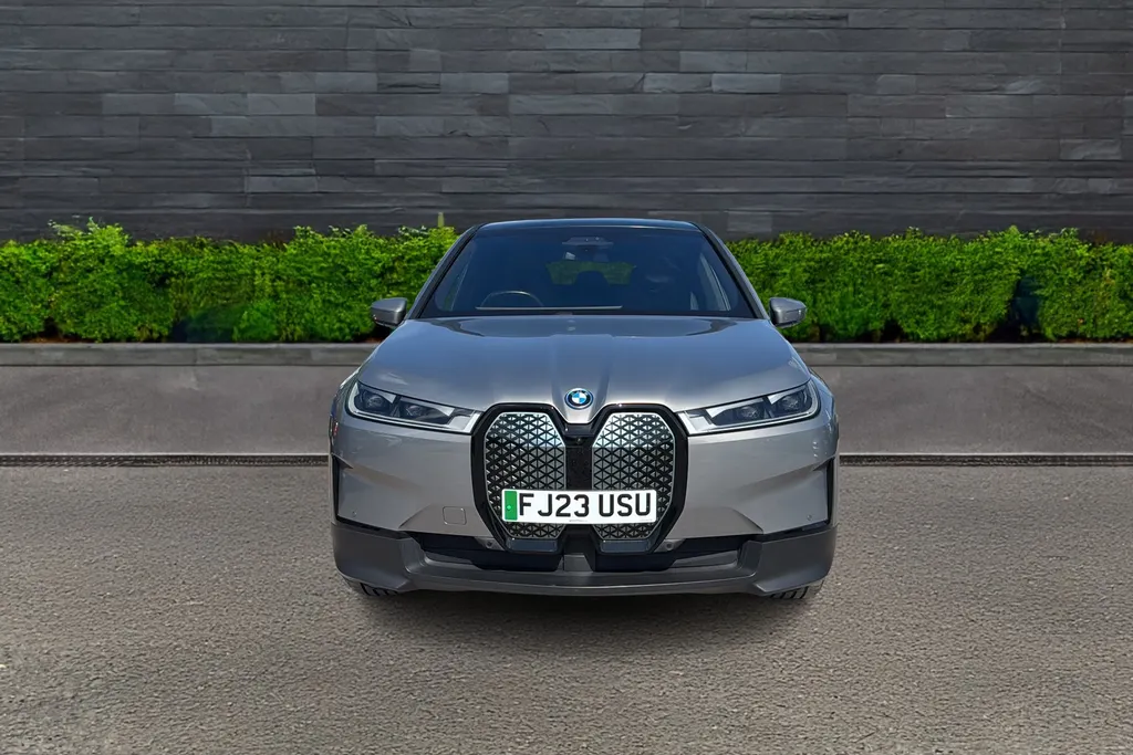 Bmw Ix Image 2
