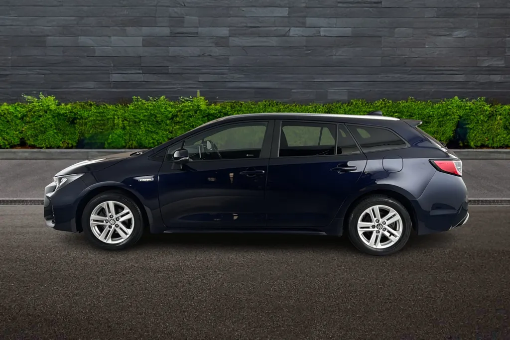 Suzuki Swace Image 4