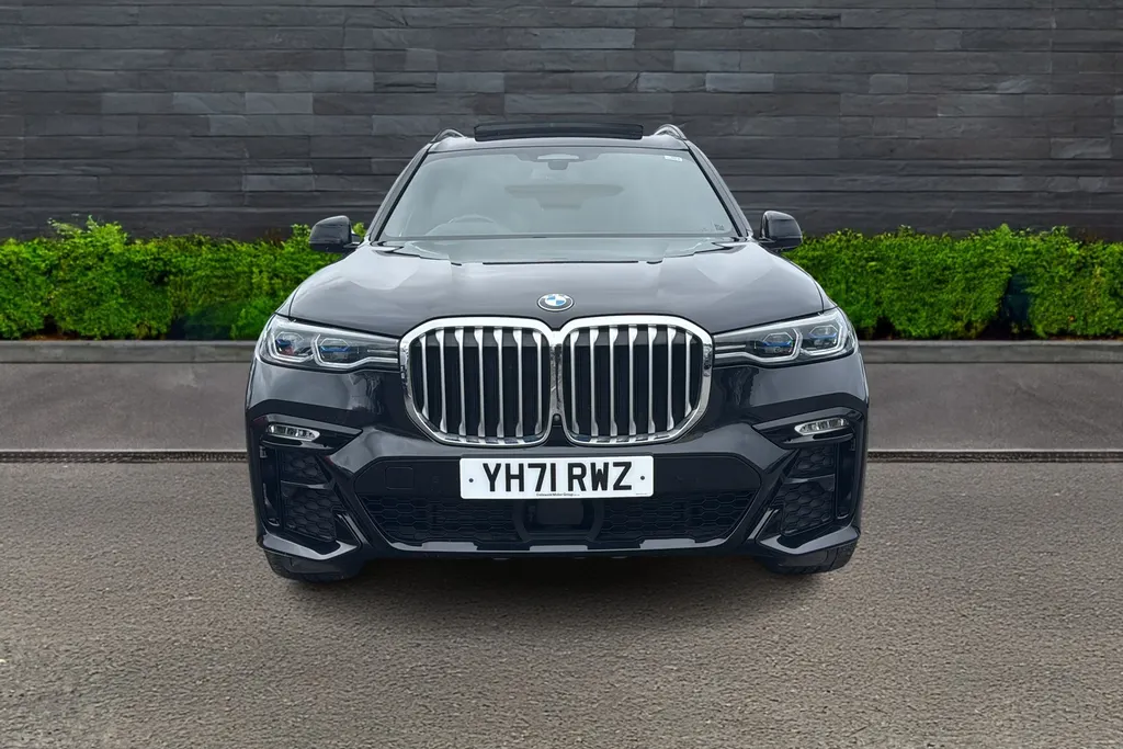 Bmw X7 Image 2