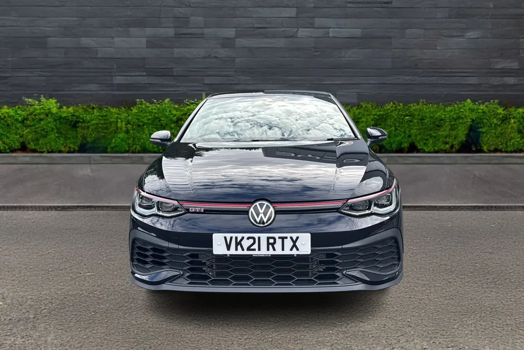 Volkswagen Golf Image 2