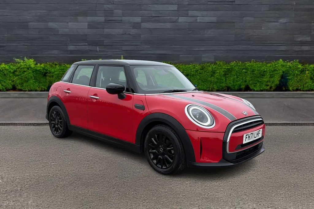 Mini Hatchback Image 1