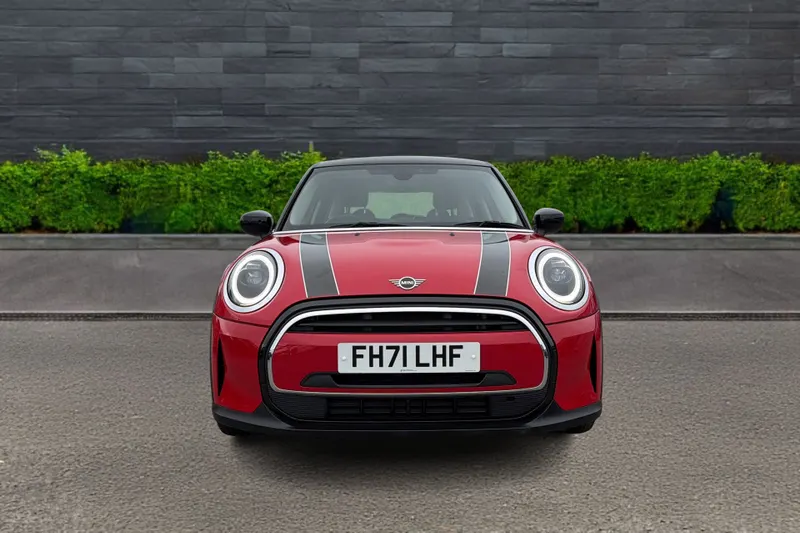 Mini Hatchback Image 2