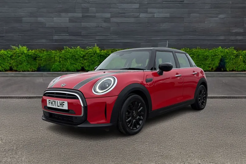 Mini Hatchback Image 3