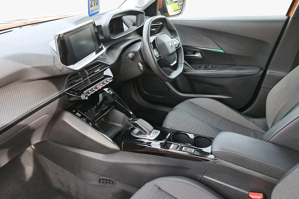 Peugeot 2008 Image 2