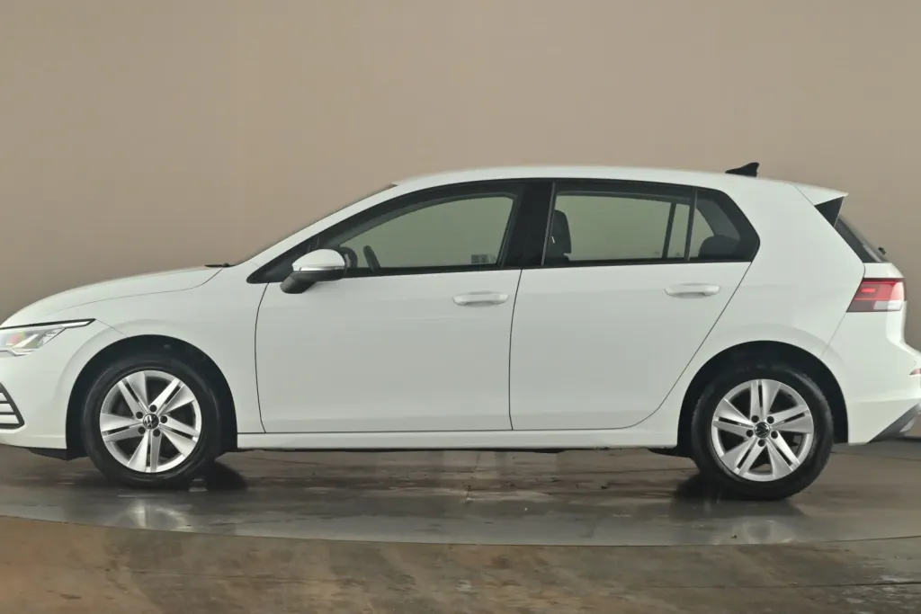 Volkswagen Golf Image 2