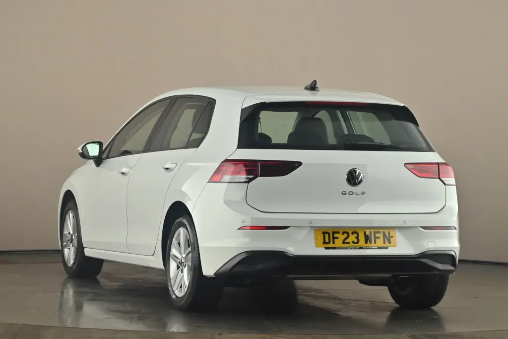 Volkswagen Golf Image 3