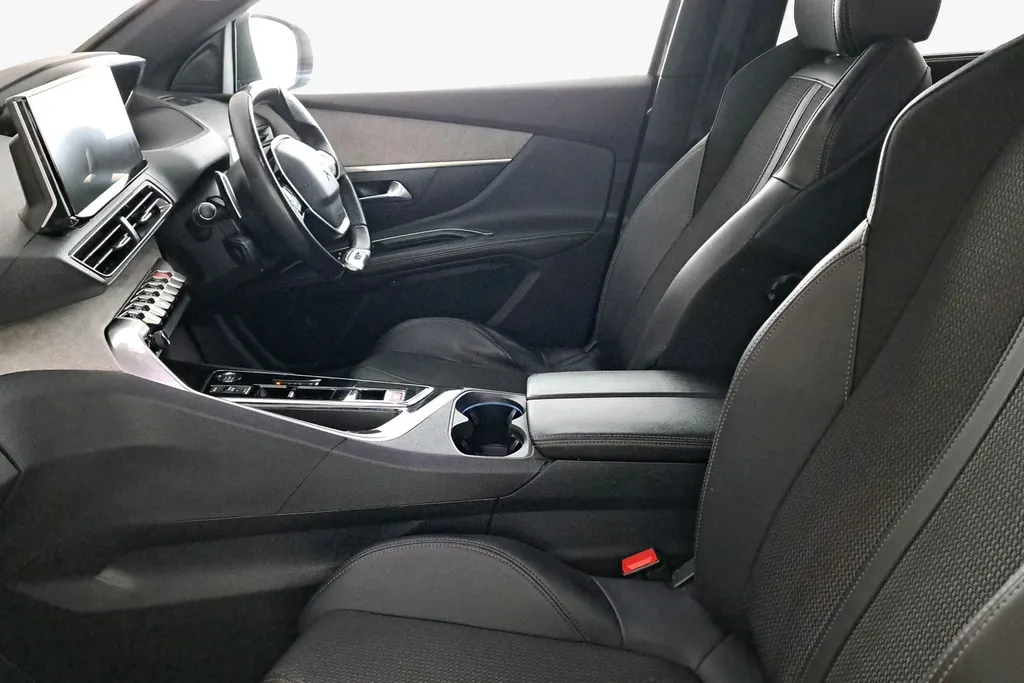 Peugeot 5008 Image 2